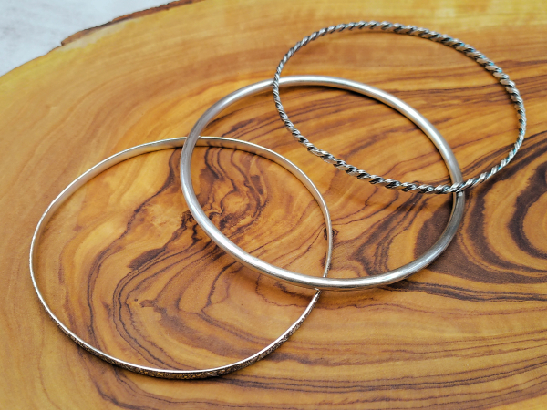BS-60 Set of 3 Sterling Silver Bangles BS-60 Set of 3 Sterling Silver Bangles