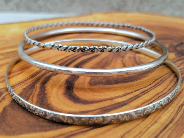BS-60 Set of 3 Sterling Silver Bangles BS-60 Set of 3 Sterling Silver Bangles