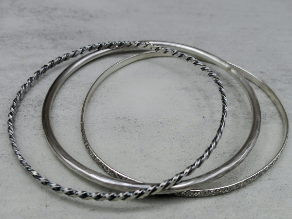 BS-60 Set of 3 Sterling Silver Bangles BS-60 Set of 3 Sterling Silver Bangles