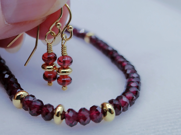 NG-6 Garnet and Gold Necklace and Earrings Set
