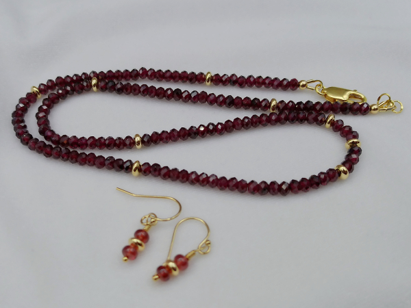 NG-6 Garnet and Gold Necklace and Earrings Set