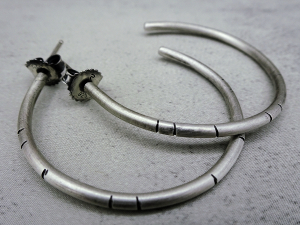 ES-189 Line Textured Sterling Silver Post-Style Hoops