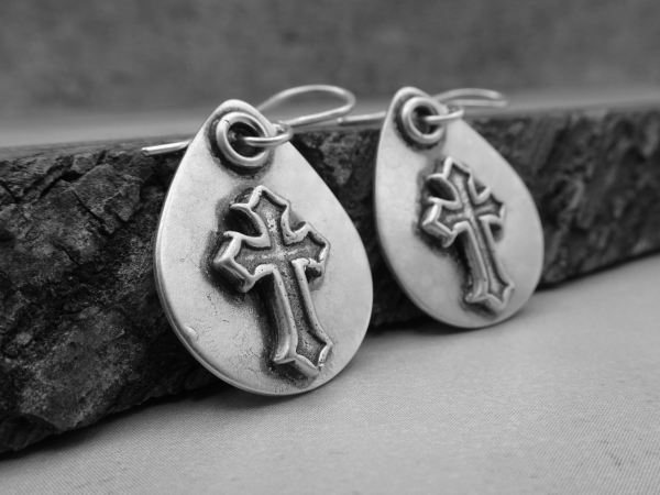 ES-190 Carved Cross Sterling Silver Earrings