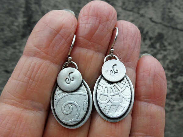 ES-161 Sterling Silver Layered and Textured Oval Earrings