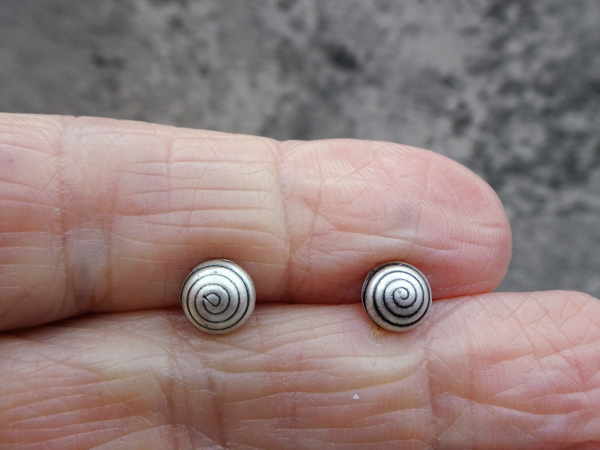 ES-165 Sterling Silver Studs - Small Swirly Rounds