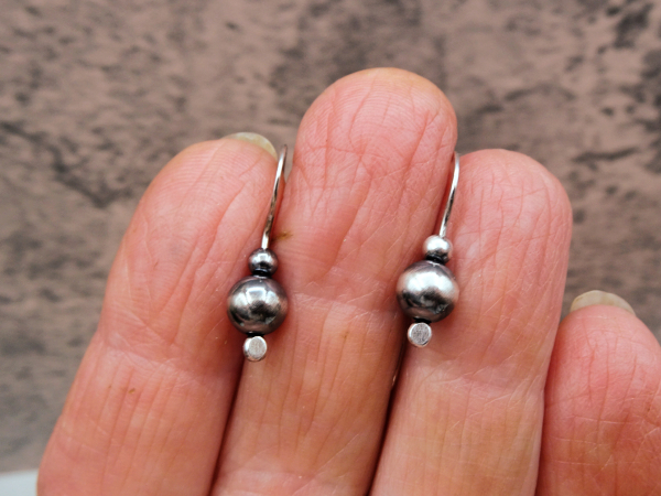 ES-175 Tiny Sterling Silver Drops with Navajo Pearl Style Beads