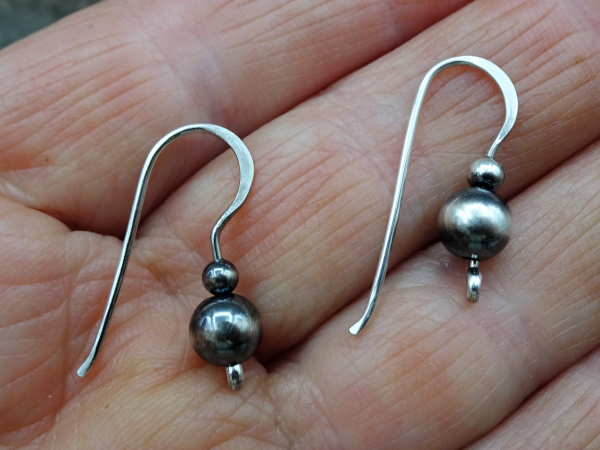 ES-175 Tiny Sterling Silver Drops with Navajo Pearl Style Beads