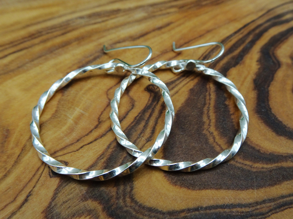 ES-172 Twisted Sterling Silver Hoops - Shiny