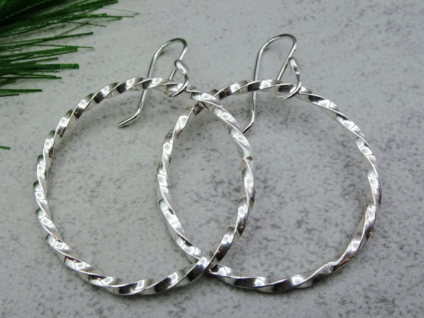 ES-172 Twisted Sterling Silver Hoops - Shiny