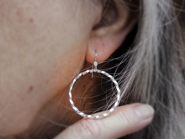 ES-172 Twisted Sterling Silver Hoops - Shiny