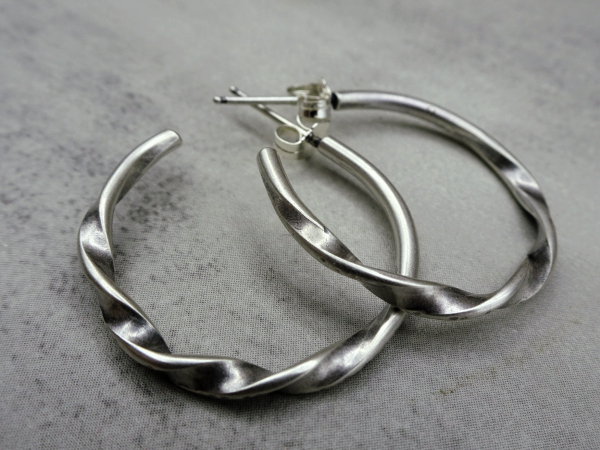 ES-183 Twisted Sterling Silver Post-Style Hoops