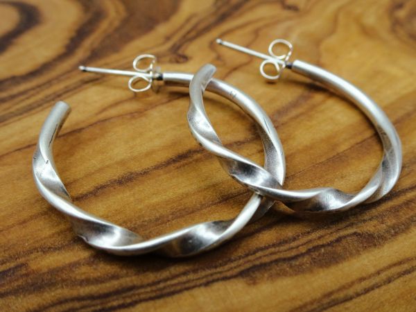 ES-183 Twisted Sterling Silver Post-Style Hoops