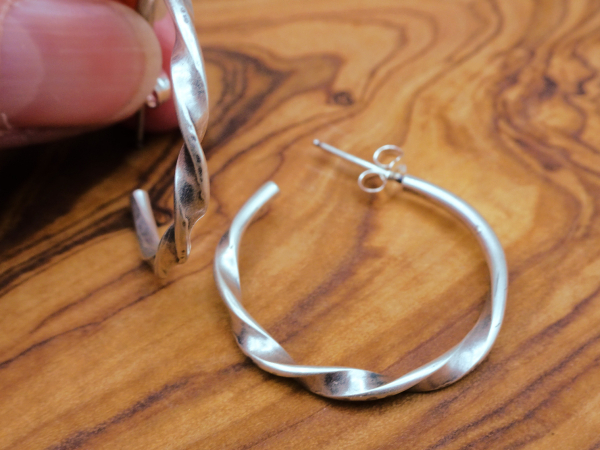 ES-183 Twisted Sterling Silver Post-Style Hoops