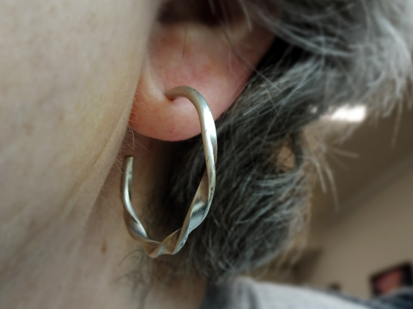 ES-183 Twisted Sterling Silver Post-Style Hoops