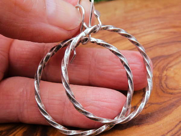 ES-173 Twisted Sterling Silver Hoops - Oxidized