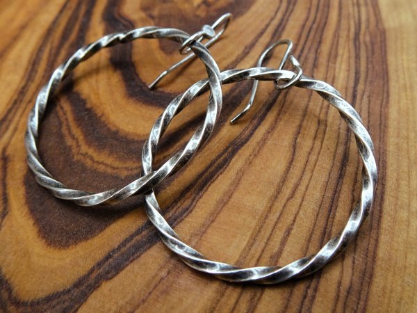 ES-173 Twisted Sterling Silver Hoops - Oxidized