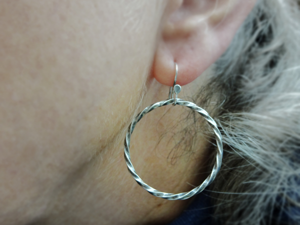 ES-173 Twisted Sterling Silver Hoops - Oxidized