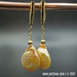EG-2 Freshwater Pearls and Gold Earrings