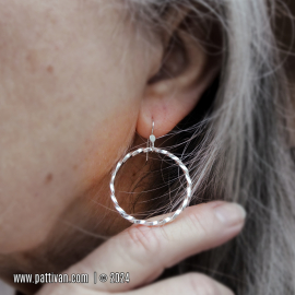 ES-172 Twisted Sterling Silver Hoops - Shiny