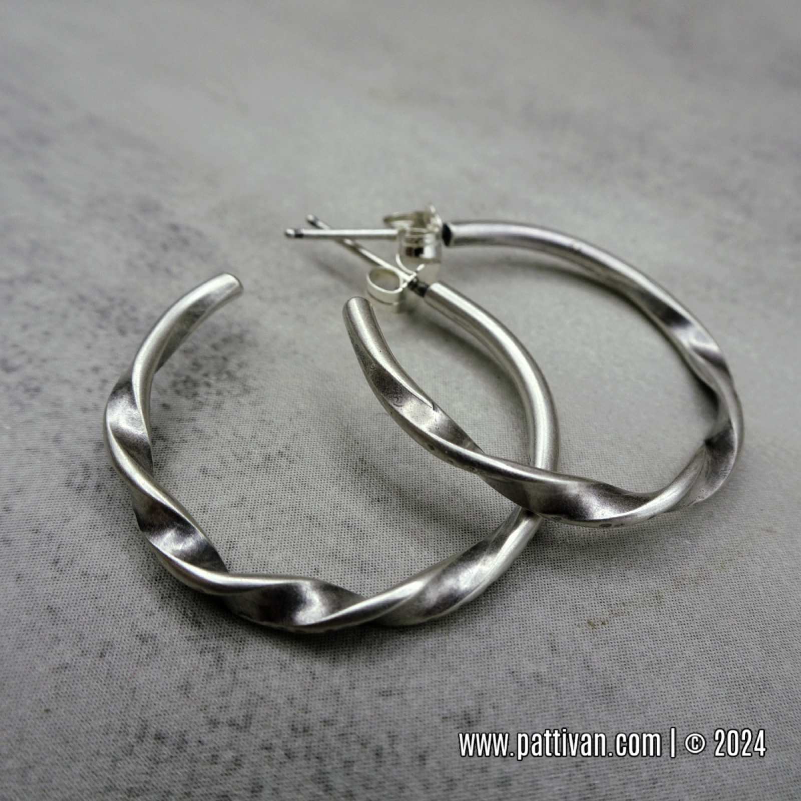ロス発！Sterling Silver【MARTYRE】The Don't Forget Me Hoop The Don't Forget Me™ Hoop – Martyre