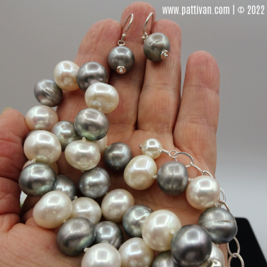 Cultured FW Pearls Necklace and Earrings