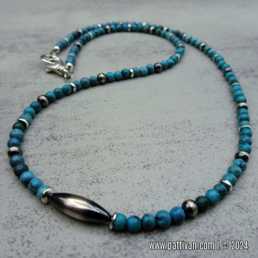 Yungai Turquoise Necklace with Oxidized Sterling Silver