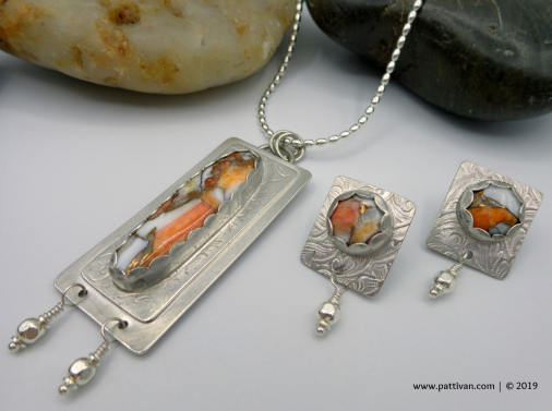 Spiny Oyster and Sterling Silver Set