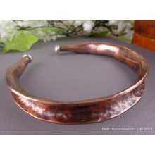 anticlastic_copper_cuff_by_patti_vanderbloemen_-5.jpg