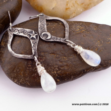 celerstial-artisan_peweter_with_moonstone_earrings_by_patti_vanderbloemen-9.jpg