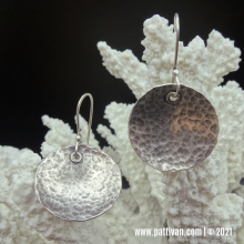 hammered_sterling_silver_disc_earrings_-_patti_vanderbloemen-1.jpg