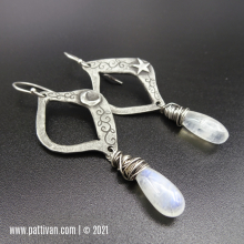 moon_and_stars_earrings_by_patti_vanderbloemen-2.jpg