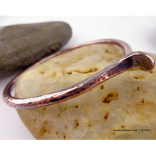 solid_copper_bangle_with_a_twist_by_patti_vanderbloemen-3.jpg