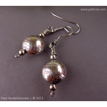 sterling_hollow_bead_earrings_by_patti_vanderbloemen-5.jpg