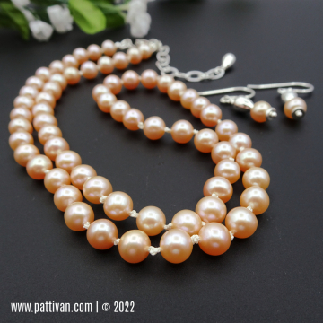 Hank Knotted FW Pearls Necklace and Earrings - Natural Peach