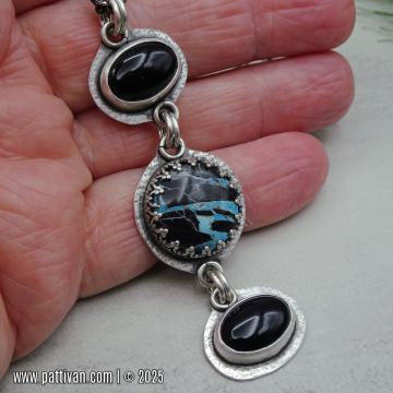 Yungai Turquoise and Onxy 3 Stone Pendant Necklace